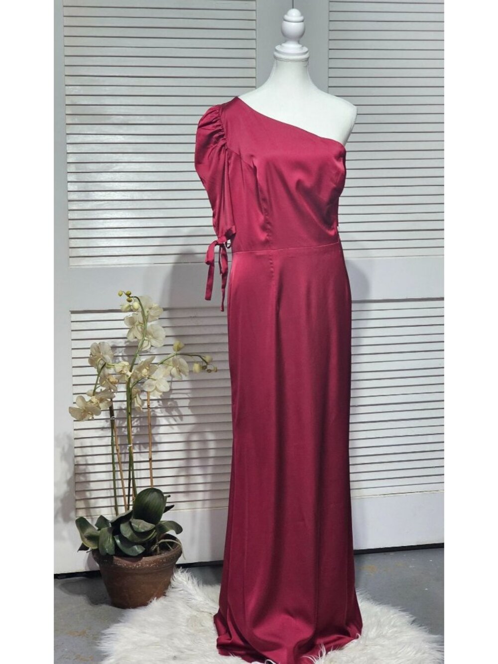 NWT Ieena Mac Duggal Red Satin One Shoulder Puff Sleeve Gown Dress Sz 16 3668